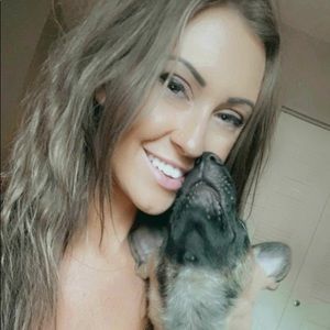 Meet your Posher, Cassandra